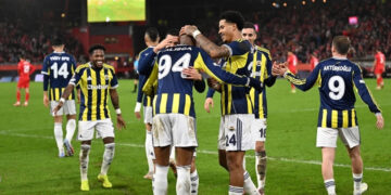 Fenerbahçe Konyaspor'u 4 Golle Geçti! Zirve Yarışında Gaza Bastı