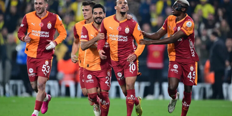 Galatasaray, Samsunspor Karşısında Önde: RAMS Park'ta Ağlar İki Kez Sallandı
