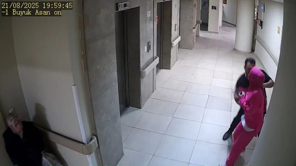 Hastanede Dehşet Anları! Eşini Kovalayıp Silahla Vurdu