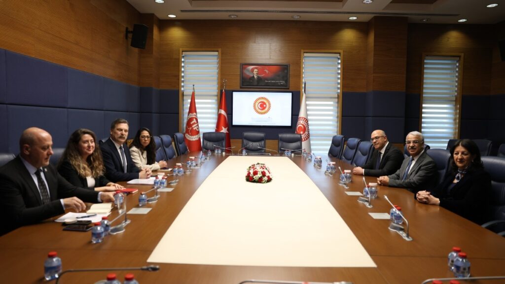 İmralı Heyeti ile TİP görüşmesi başladı