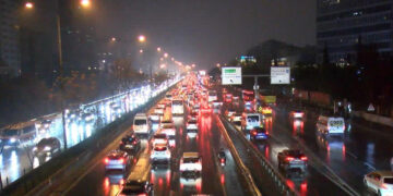 İstanbul’da Pazartesi Çilesi! Yağmurla Birlikte Trafik Felç