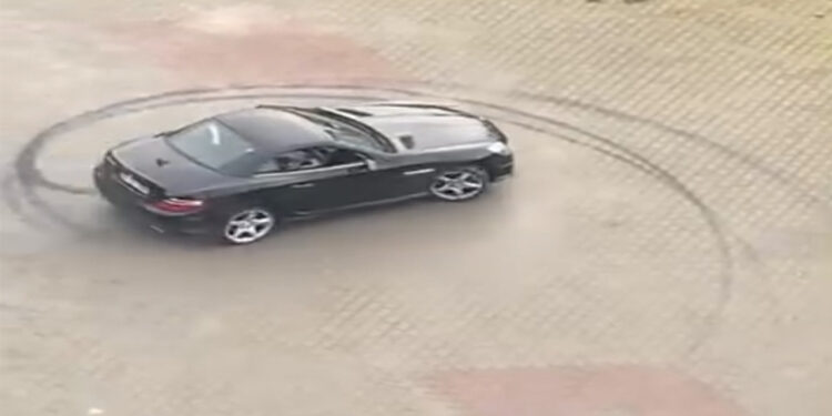 İstanbul'da Şoke Eden Olay: Hastane Valeleri Müşterinin Aracıyla Drift Attı