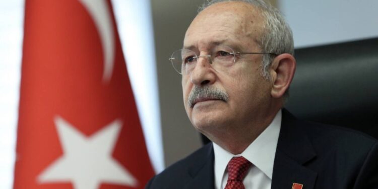 Kılıçdaroğlu: Kara propagandalarını en güvendikleri gazetecilerinden İsmail Bey ile konuşmak isterim ama cesaret göstereceklerini sanmıyorum