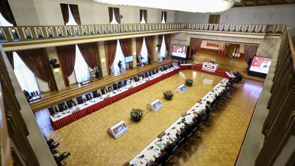 Komisyon çalışma süresinin uzatılması için toplandı