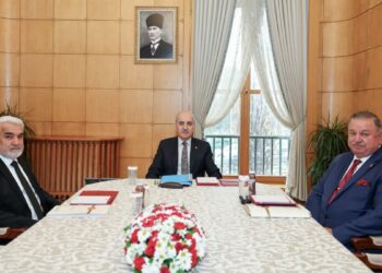 Kurtulmuş, Meclis grubu olmayan partilerin komisyon üyeleriyle görüştü