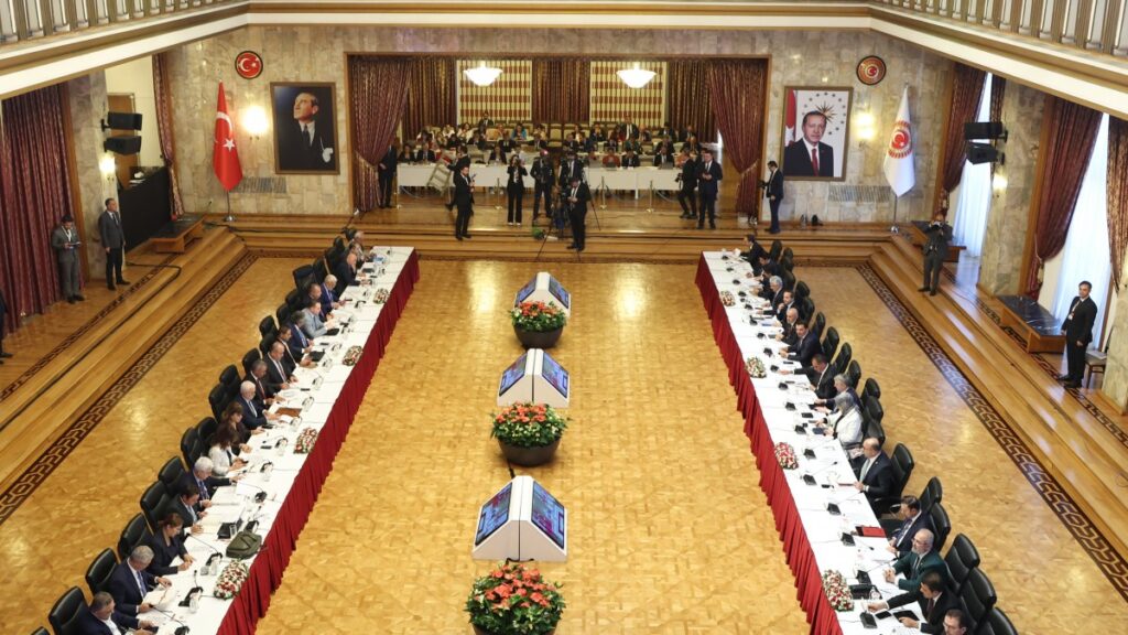 Kurtuluşmuş ‘rapor’ yazım ekibi görüşmesi başladı