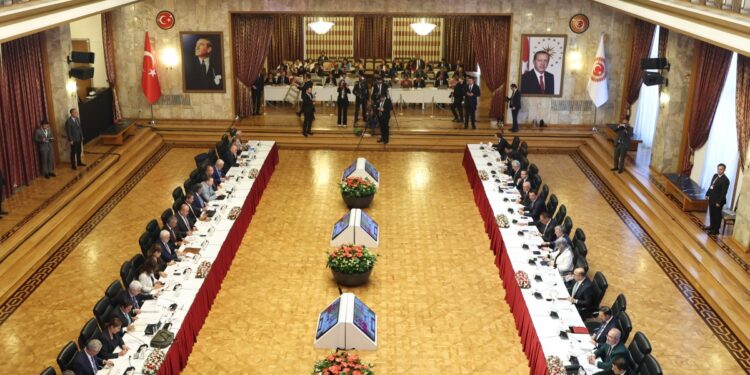 Kurtuluşmuş ‘rapor’ yazım ekibi görüşmesi başladı