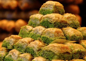 Lezzetin Kalbi Gaziantep’te Atıyor! Türkiye'nin Gururu Baklava! Tülden İnce Hamuru ile UNESCO’dan Tescilli Lezzet