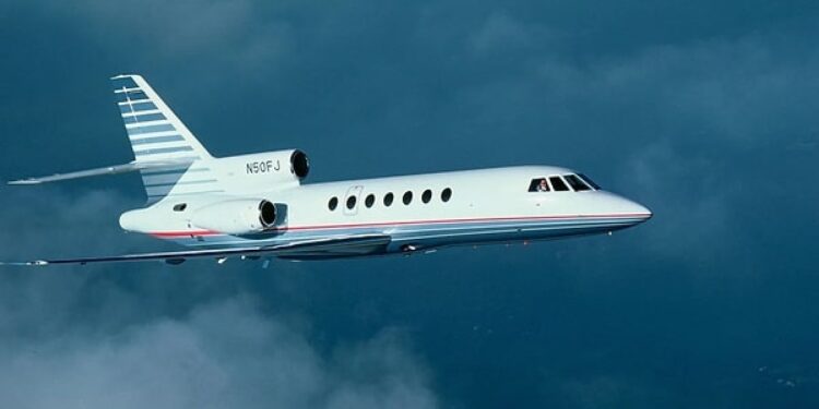 Libya Genelkurmay Başkanı'nın olduğu jet ile bağlantı kesildi