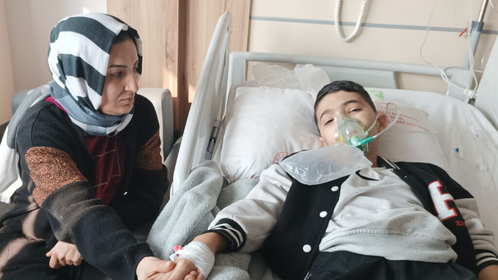 Nedeni Bir Türkü Bulunamadı! 13 Yaşındaki Muhammed 52 Gündür Aralıksız Öksürüyor