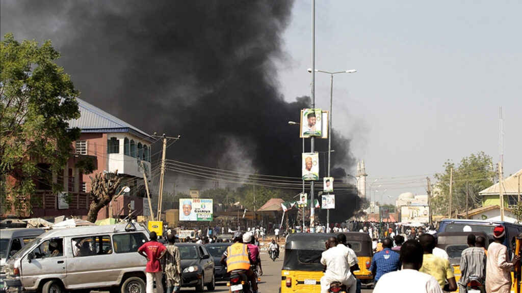 Nijerya'da Camiye Namaz Sırasında Bombalı Saldırı! Çok Sayıda Ölü Var