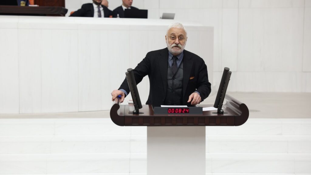 Oluç: Cumhurbaşkanlığının kimi merkezi yetkileri yerellere devredilmeli