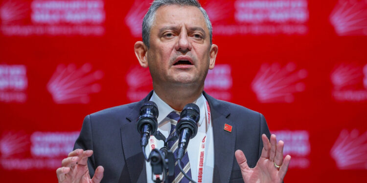 Özgür Özel'den 'Yoksulluk' Mesajı: 'Son Vereceğiz'