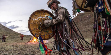 Şamanların 2026 Kehanetleri Dünya Liderlerini İşaret Etti: 'Biri Hastalanacak Biri Kaçacak'