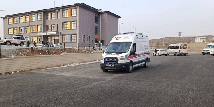 Şanlıurfa’da Okulda Gıda Zehirlenmesi Şüphesi! 25 Öğrenci Hastaneye Kaldırıldı