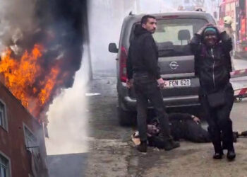 Sultangazi'de Can Pazarı! Alevlerin Arasından Atladı