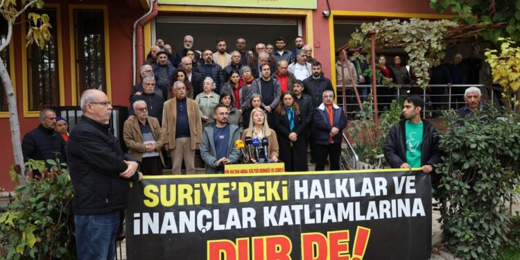 Suriye’de Alevilere dönük saldırılar Amed’de protesto edildi
