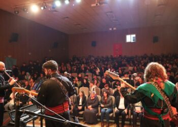 Wan’da müzik festivalinde renkli görüntüler