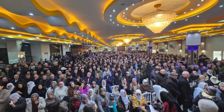 Wan’daki halk buluşmasına binler katıldı: Mücadelemiz Önder Apo’nun fiziki özgürlüğüyle sonuçlanacak