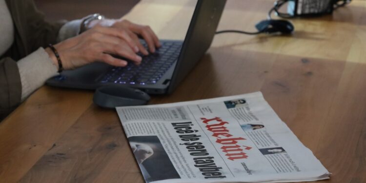 Xwebûn 6 yaşında: Kürtçe gazeteyi her koşulda halka ulaştıracağız