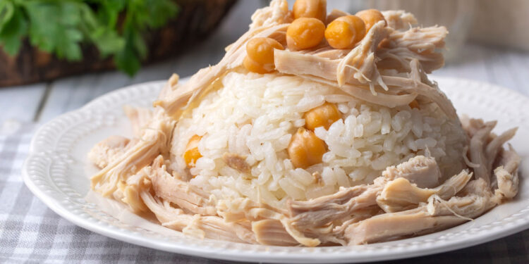 Yine Tavuk Yine Zehirlenme! 30 Kişi Hastaneye Kaldırıldı