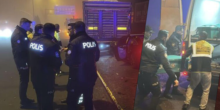 Yoğun Siste Can Pazarı: Otomobil TIR’a Çarptı, 4 Ölü