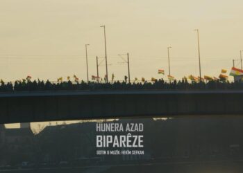 Rojava direnişi için yeni şarkı: ‘Biparêze’