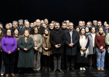 Amed’deki DEM Partili belediye eşbaşkanları maaşlarını Kobanê’ye bağışladı