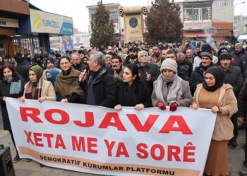 Halklar saldırılara karşı yürüdü: Rojava Kürt halkının umududur