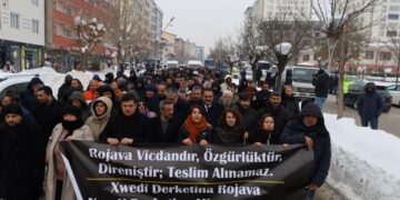 Mûş ve Amed’deki yurttaşlar: Rojava’yı düşüremezsiniz