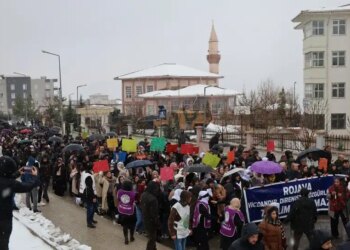 Şirnex’te yürüyüş: Rojava statüsüne kavuşana kadar direneceğiz