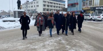 Gözaltına alınan eşbaşkanlara ziyaret: Rojava’yı savunmak suç değilidir