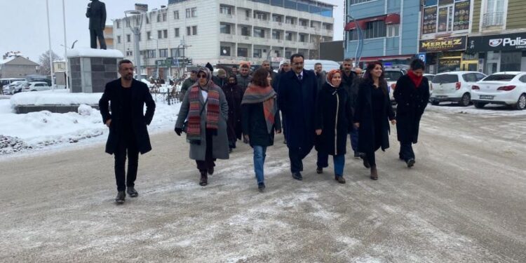 Gözaltına alınan eşbaşkanlara ziyaret: Rojava’yı savunmak suç değilidir