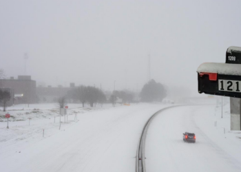 ABD'yi Tarihi Kar Fırtınası Vurdu... Ulaşım Çöktü, Elektrikler Kesildi