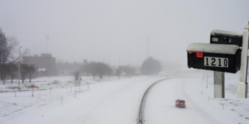 ABD'yi Tarihi Kar Fırtınası Vurdu... Ulaşım Çöktü, Elektrikler Kesildi