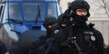 Almanya’da iki Türk, Özel Komando Birliği’ne ateş açtı