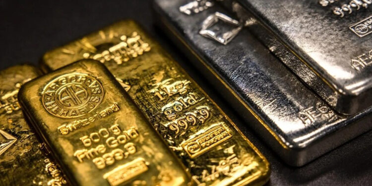 Altın ve Gümüş Rekor Kırdı! Grönland Krizi Piyasaları Sarstı