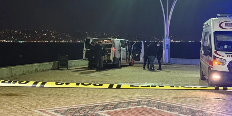 Balıkçılar Fark Etti, Ekipler Alarma Geçti... Dalgıç Kıyafetli Ceset Bulundu