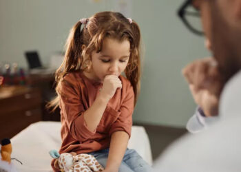 Basit Bir Enfeksiyonla Başlıyor, Haftalarca Sürüyor! Uzman İsim Uyardı, Griple Karıştırmayın... Çocuklardaki Tehlikeye Dikkat