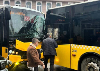 Beykoz’da 2 İETT Otobüsü Kafa Kafaya Çarpıştı! Yaralılar Var