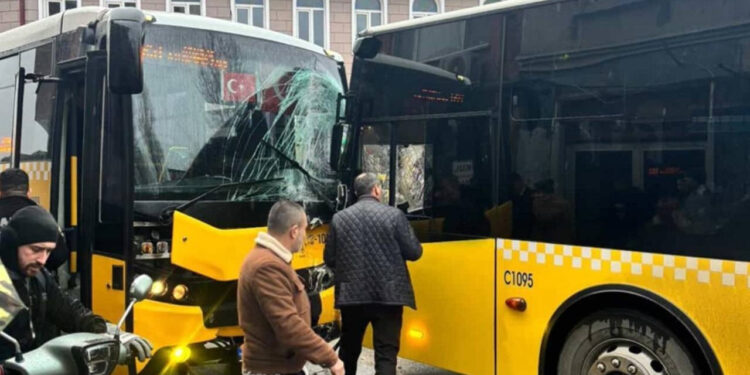 Beykoz’da 2 İETT Otobüsü Kafa Kafaya Çarpıştı! Yaralılar Var