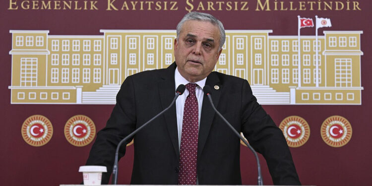 CHP'den İstifa Eden Milletvekili Hasan Ufuk Çakır Hakkında Çarpıcı İddia: AK Parti'ye mi Katılıyor?