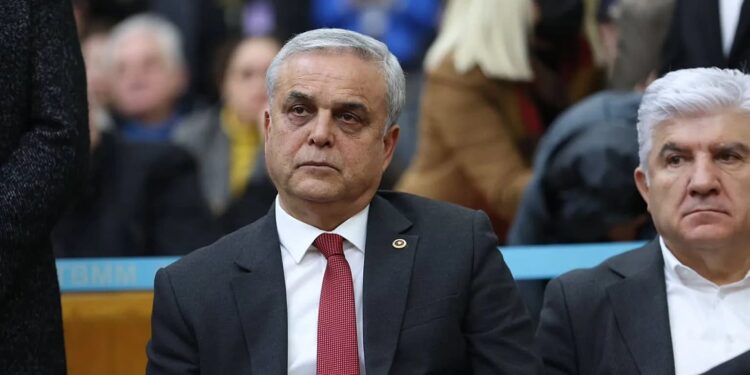 CHP’den istifa eden Çakır, AKP’ye geçeceğini açıkladı