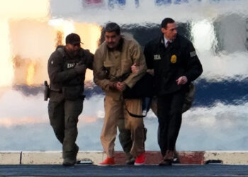 Dünyanın Gözü New York'ta! Maduro ve Eşi Kelepçeli Mahkemeye Götürüldü