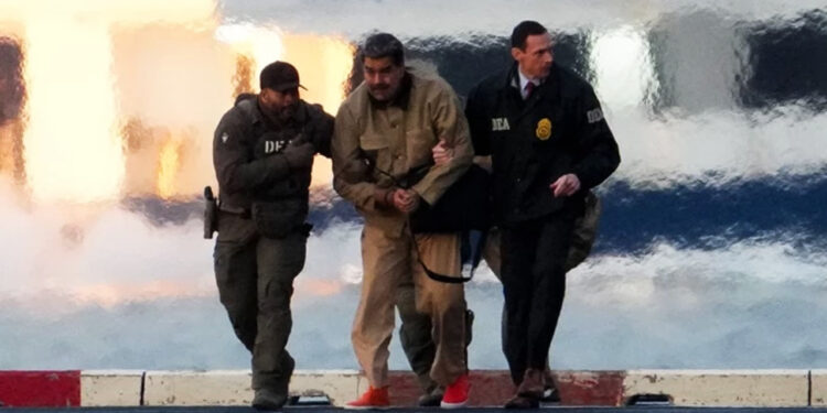 Dünyanın Gözü New York'ta! Maduro ve Eşi Kelepçeli Mahkemeye Götürüldü