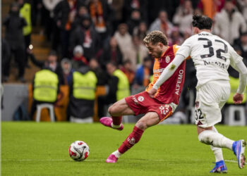 Galatasaray Evinde Takıldı! Zirve Yarışı Kızıştı