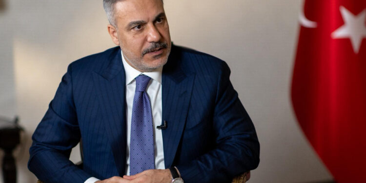 Hakan Fidan, 'Dünya Kamuoyunun Pek Bilmediği Bir Şey Var' Diyerek Açıkladı: '300 Silahlı İnsan Var Orada...'