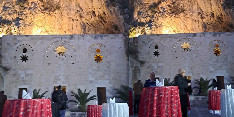 Hatay'daki Dünyanın İlk Mağara Kilisesinde Noel Ayini