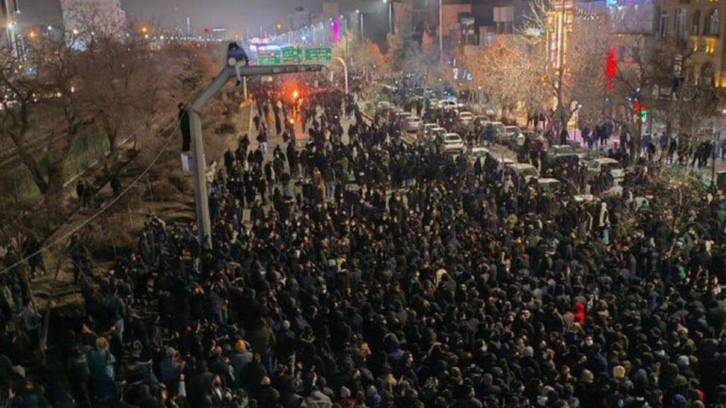 İran'daki Protestolar 14'üncü Gününde: Can Kaybı Artıyor