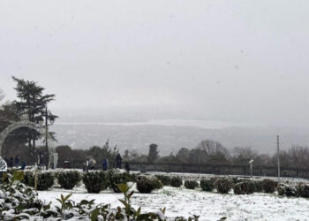 İstanbul’a Kar Geri Döndü! Yüksek Kesimler Beyaza Büründü